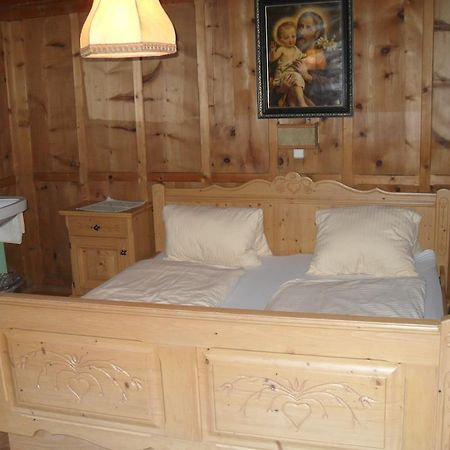 Haus Schellenschmied Apartment Pettneu am Arlberg Room photo